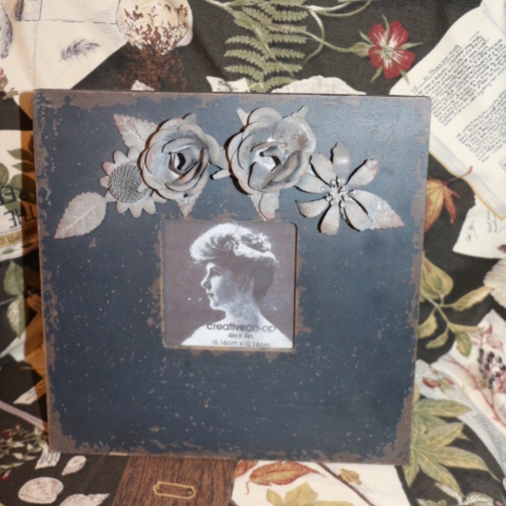 VINTAGE STYLE UNIQUE METAL-WORK PHOTO FRAME NWT